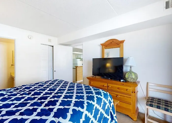 Convenient & Breezy With Balcony Pools Tennis Sauna & Gym Holiday home Ocean City
