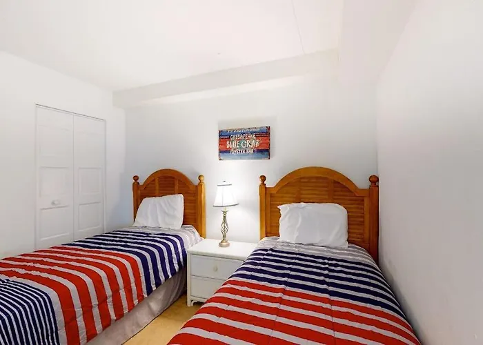 Convenient & Breezy With Balcony Pools Tennis Sauna & Gym