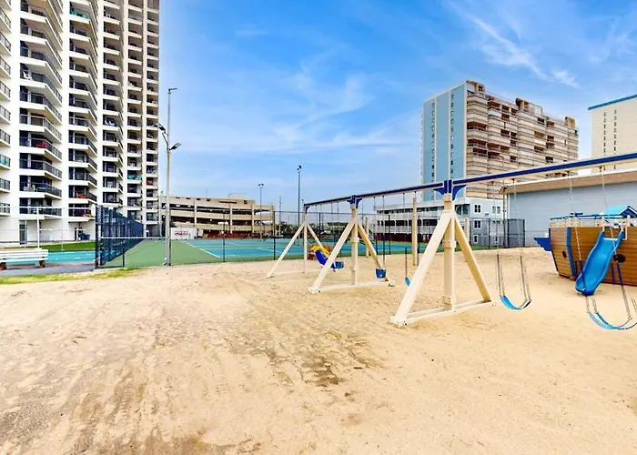Holiday home Convenient & Breezy With Balcony Pools Tennis Sauna & Gym