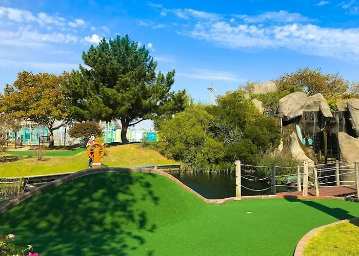 Convenient & Breezy With Balcony Pools Tennis Sauna & Gym Holiday home